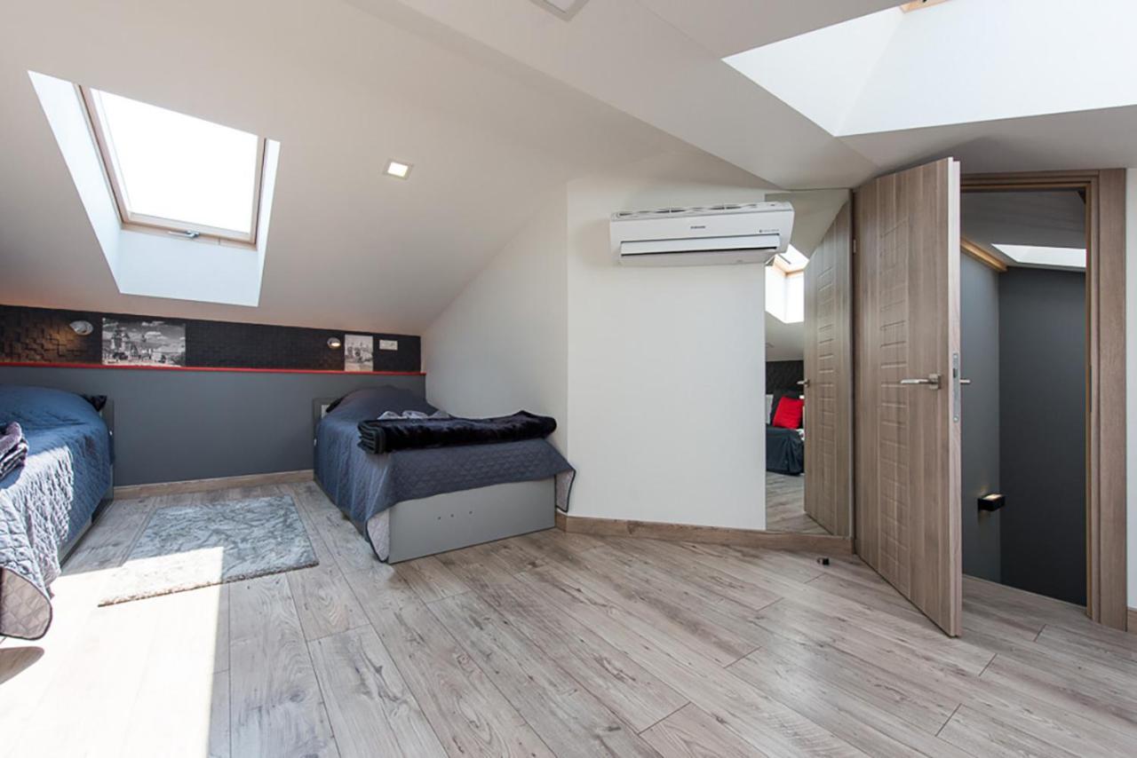 Cozy And Large 62 M2 Apartment With Air Conditioning, Old Town คราคูฟ ภายนอก รูปภาพ