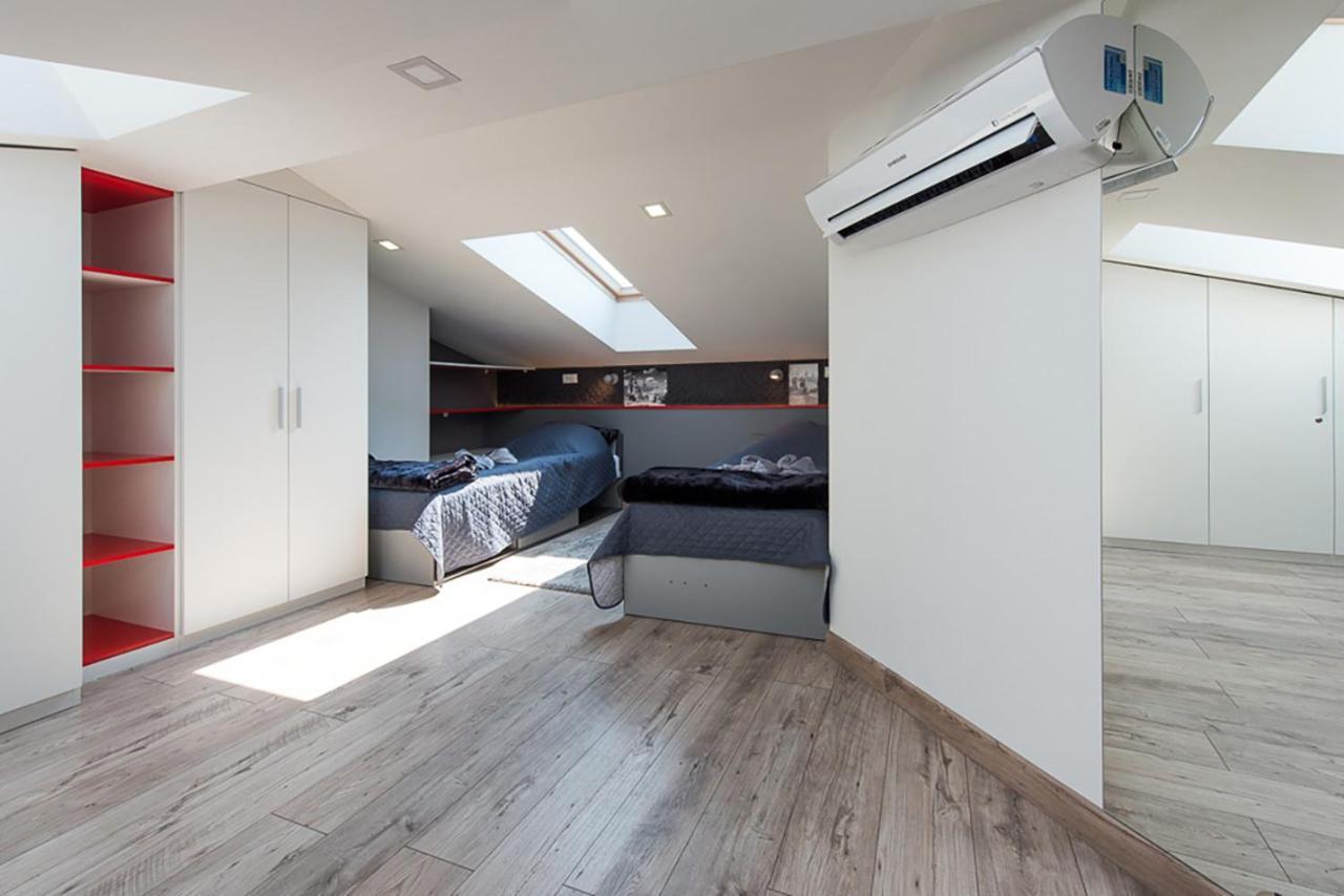 Cozy And Large 62 M2 Apartment With Air Conditioning, Old Town คราคูฟ ภายนอก รูปภาพ