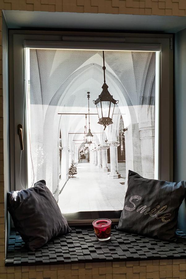 Cozy And Large 62 M2 Apartment With Air Conditioning, Old Town คราคูฟ ภายนอก รูปภาพ